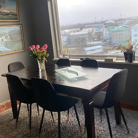 Private In Katrins Homestay Reykjavik